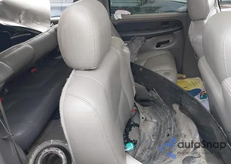 2003 GMC Yukon Xl C1500 z USA, uszkodzony, nr VIN 1GKEC16Z23J110379